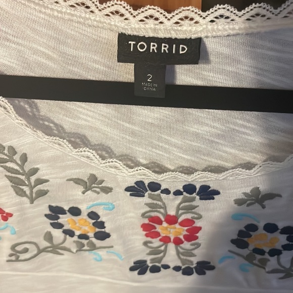 Torrid tee - Picture 2 of 2